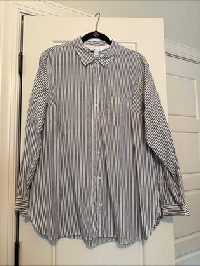 Old Navy Women's Blue and White Striped Button-Down Shirt